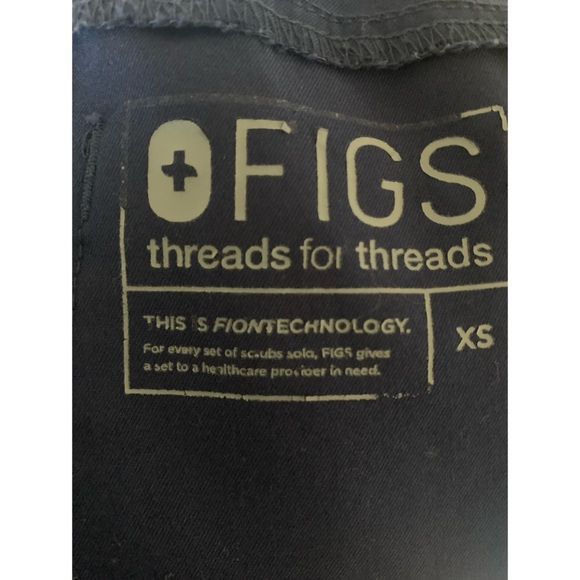 Figs Navy Scrub Bottoms Size XS - Picture 3 of 4